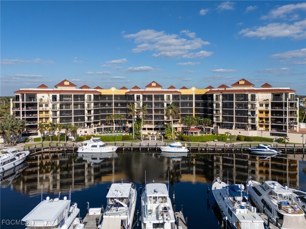 Foto principal - 5702 Cape Harbour Dr