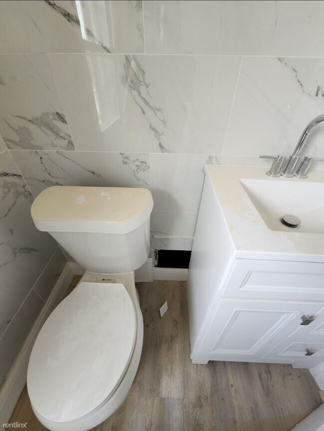 Foto del edificio - 3 br, 1.5 bath House - 15033 Hartwell St S...