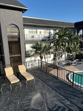 Building Photo - 1100 NE 9th Ave