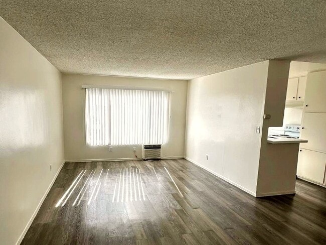 Building Photo - 915 N Wilton Pl
