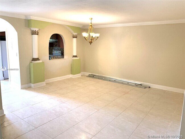 Foto del edificio - 15980 NW 2nd Ave