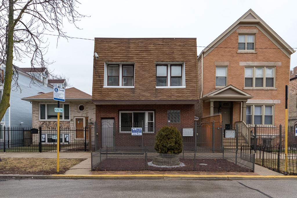 Primary Photo - 3650 W George St