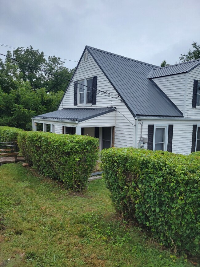 Foto del edificio - 642 5th St NE