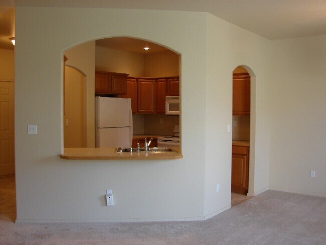 Building Photo - 9904 Mia Ln