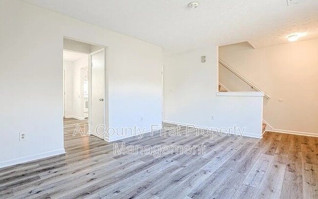 Building Photo - 732 S Candler St