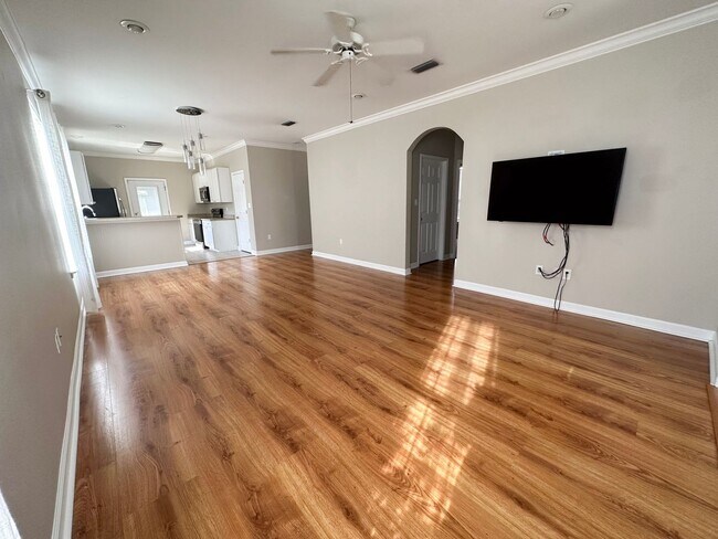 Foto del edificio - Beautiful 3 Bedroom Home in Destin. Beachside of Hwy 98!