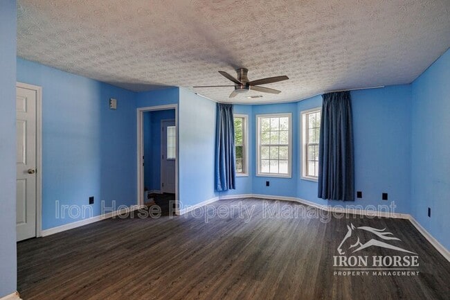 Foto del edificio - 195 Westchester Cir