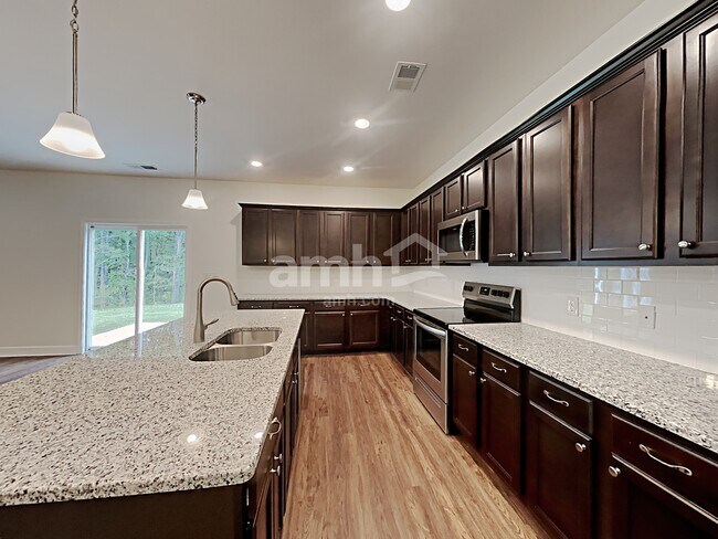 Building Photo - 4507 Tarpon Dr