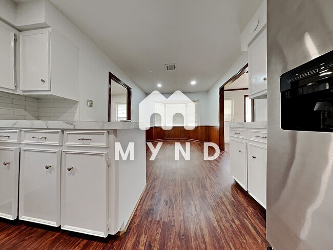 Foto del edificio - 6915 Dartford Ct
