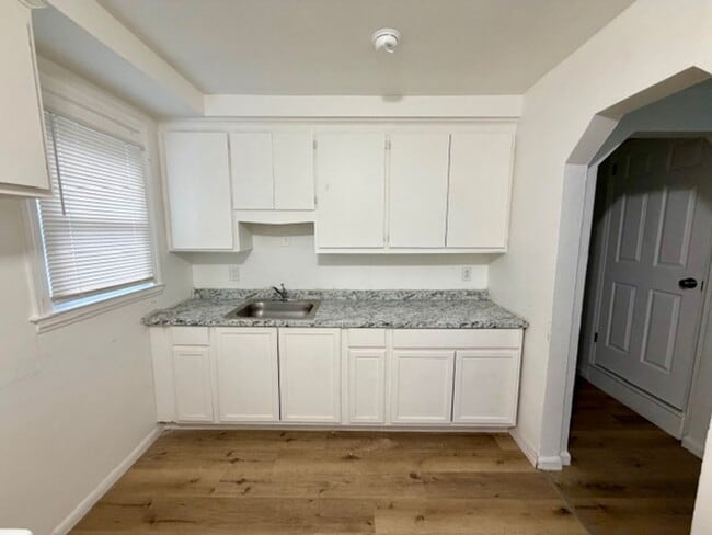 Building Photo - For Lease: Totally Updated 3 Bedroom 1 Bath Welcome Section 8 Call 313-429-3244 KPM Detroit