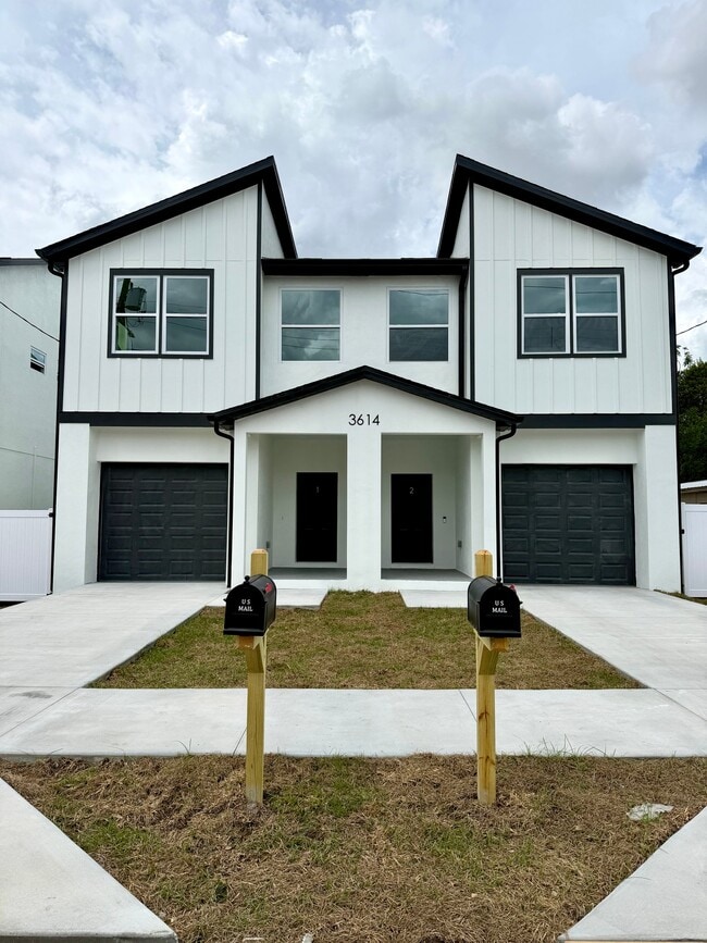 Photo - 3614 Temple St Townhome