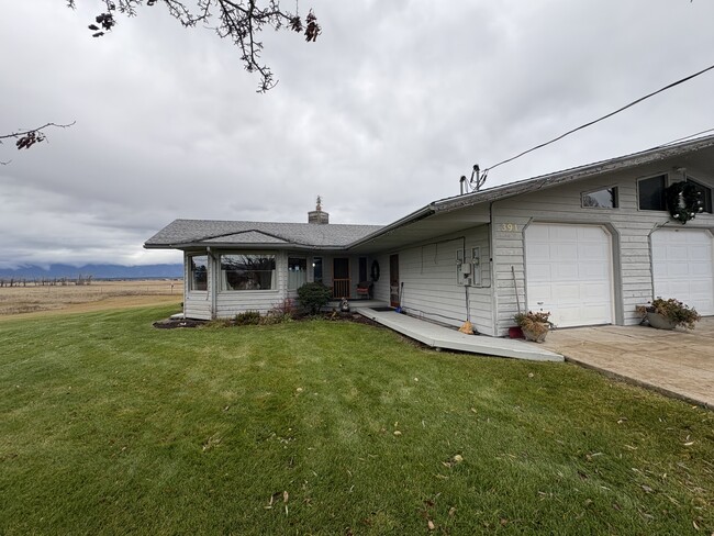 Building Photo - 391 N Somers Rd