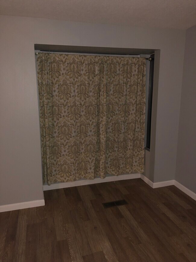 Building Photo - 2866 Springwood Dr
