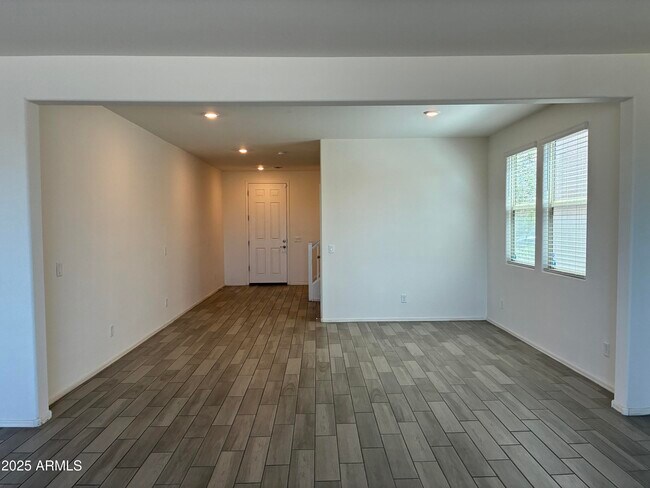 Building Photo - 12530 W Myrtle Ave