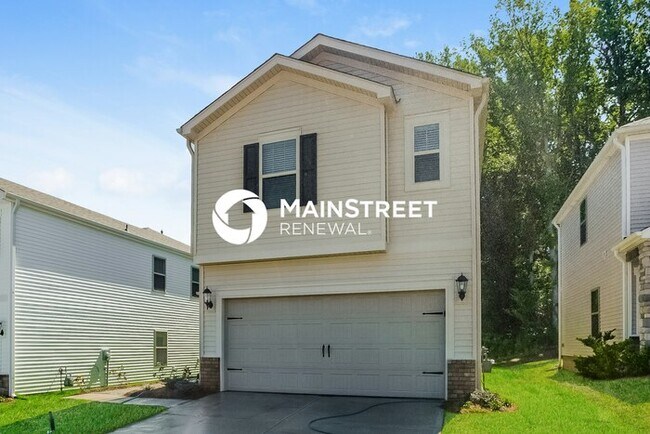 Building Photo - 4 Bedroom Pet-Friendly Home in Charlotte, NC with Main Street Renewal