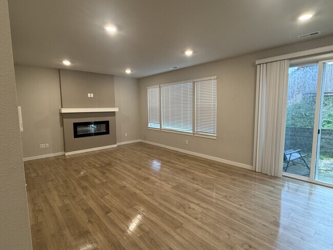 Foto del edificio - 15372 200th Ave E