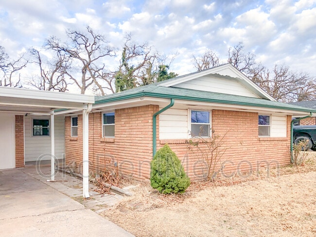 Building Photo - 7009 NW 25th St