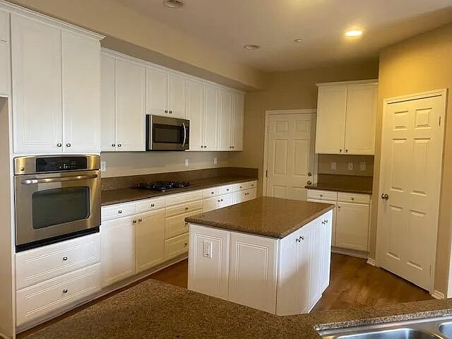 Foto del edificio - 375 Deodar St