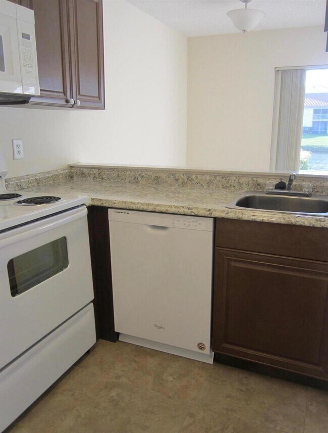 Foto del edificio - 7103 Glenmoor Dr
