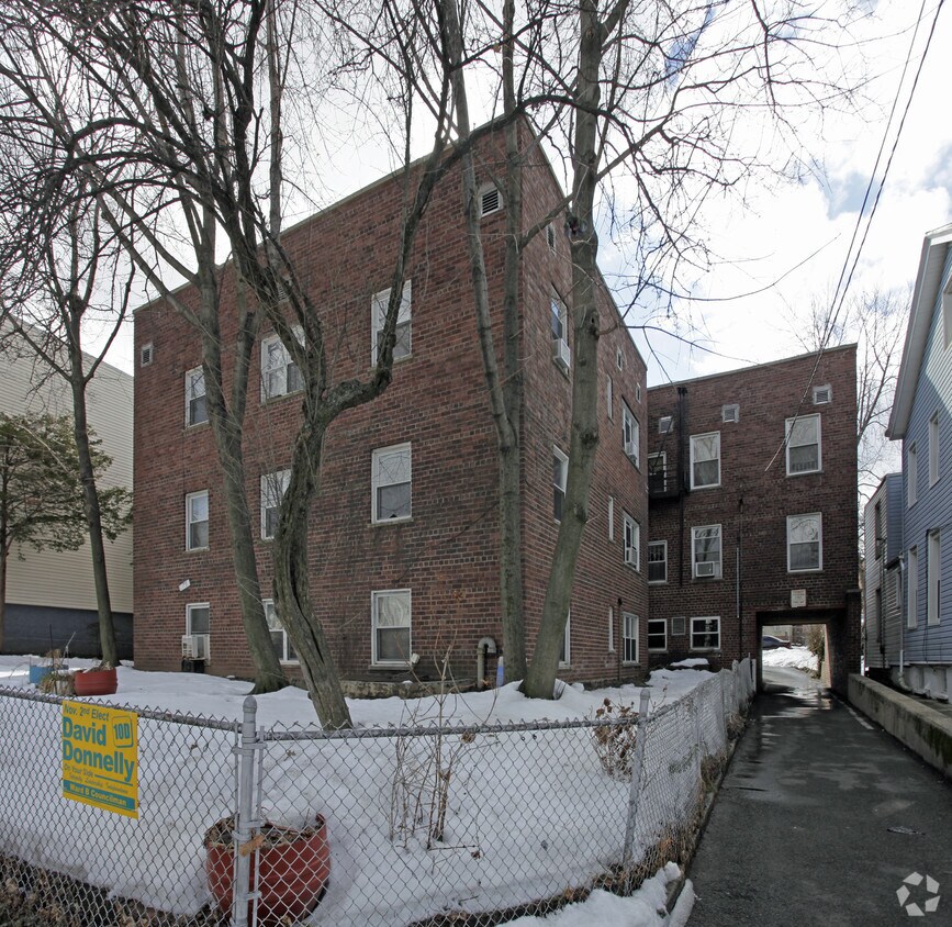 Foto del edificio - 75 Clendenny Ave