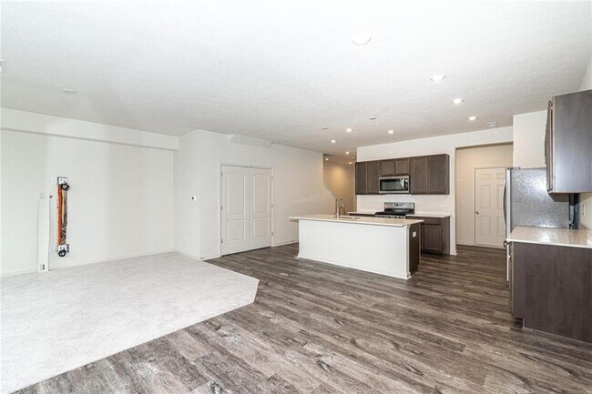 Foto del edificio - 13508 Dewpoint Ln