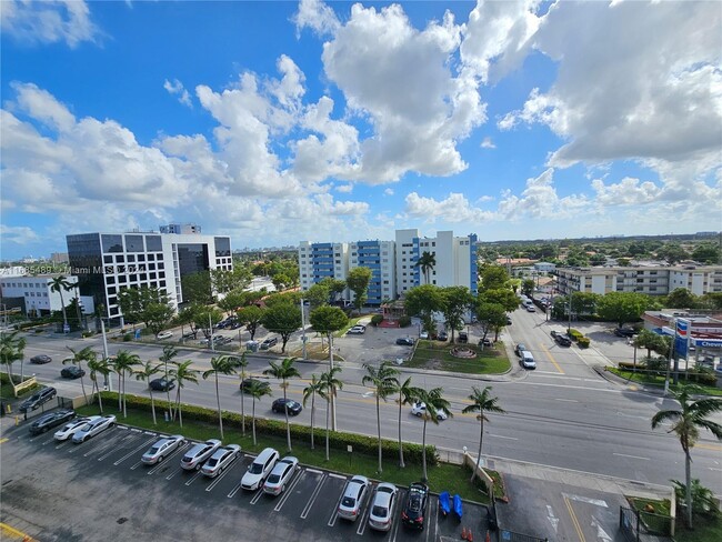 Foto del edificio - 5055 NW 7th St