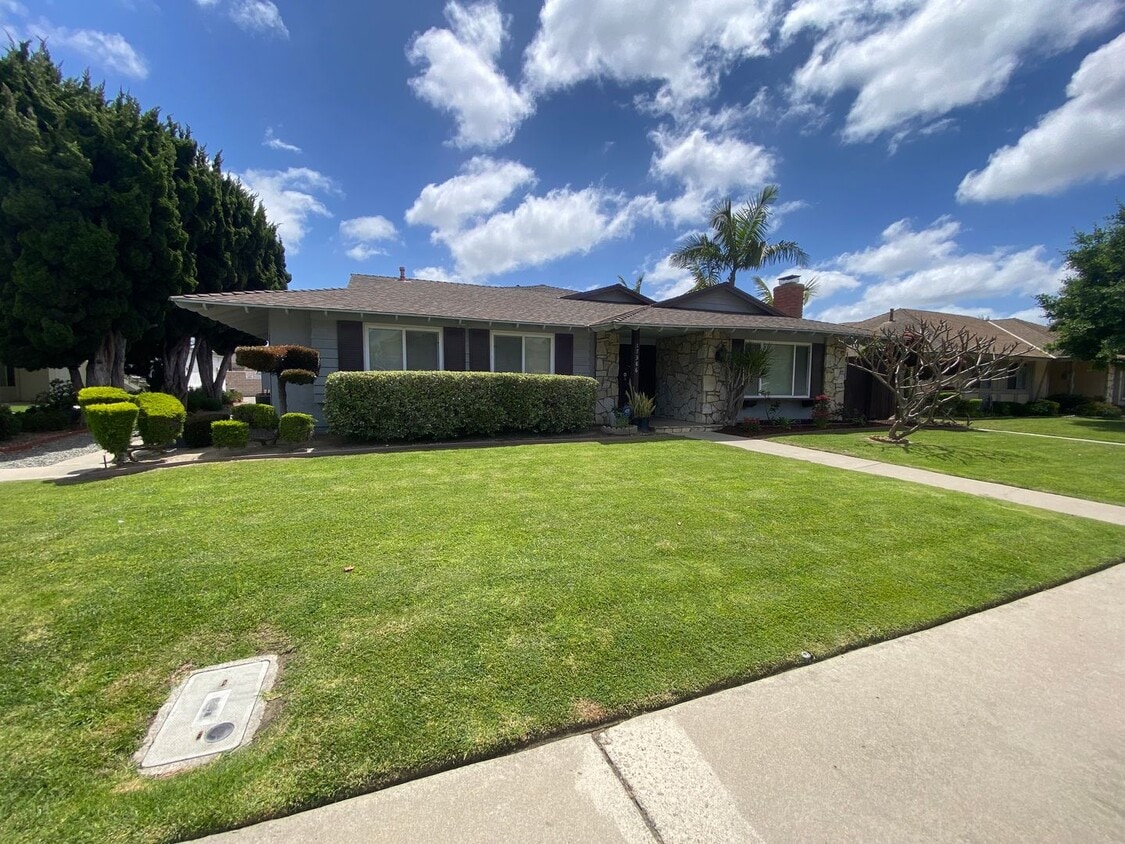 Primary Photo - Newly Remodeled 2 Bedroom Fountain Valley ...