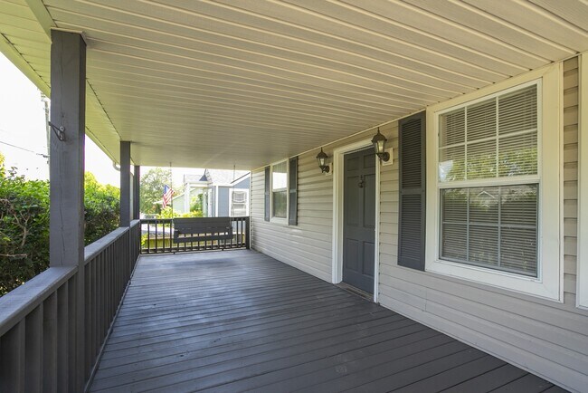 Building Photo - 1720 Hanover Rd