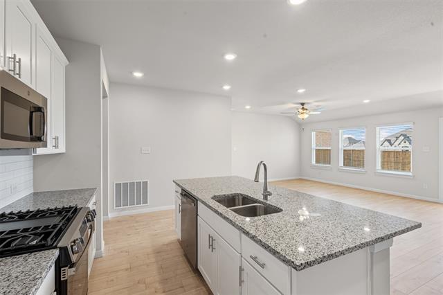 Foto del edificio - 1413 Water Canna Dr