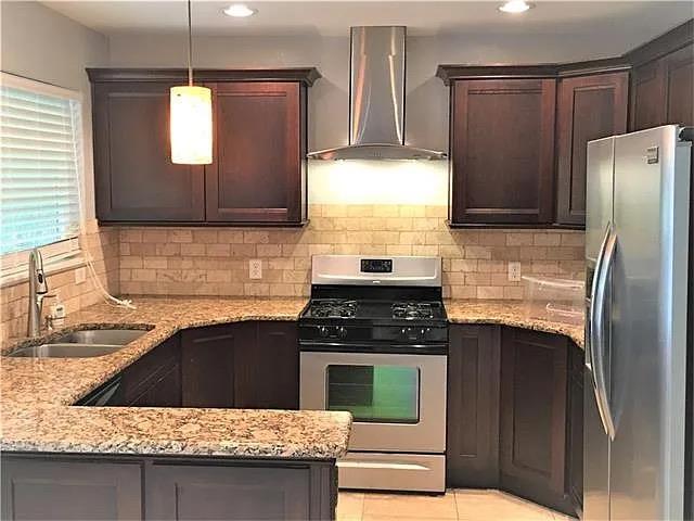 Building Photo - 2309 Granberry Dr