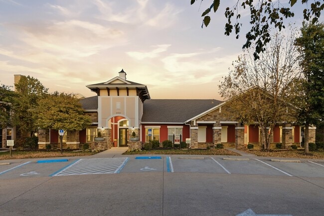 Building Photo - Hurstbourne Estates