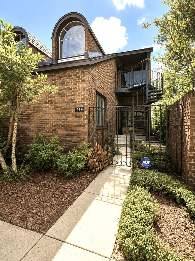 Front Entrance - 716 NE 1st St