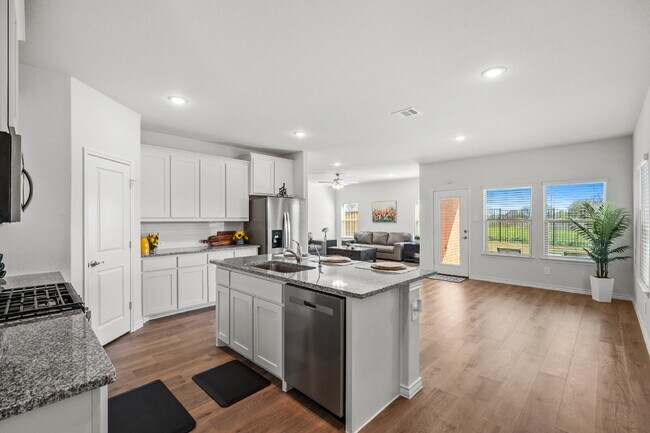 Foto del edificio - Beautiful 4 Bedroom Home in Spiritas Ranch Near Lake Lewisville