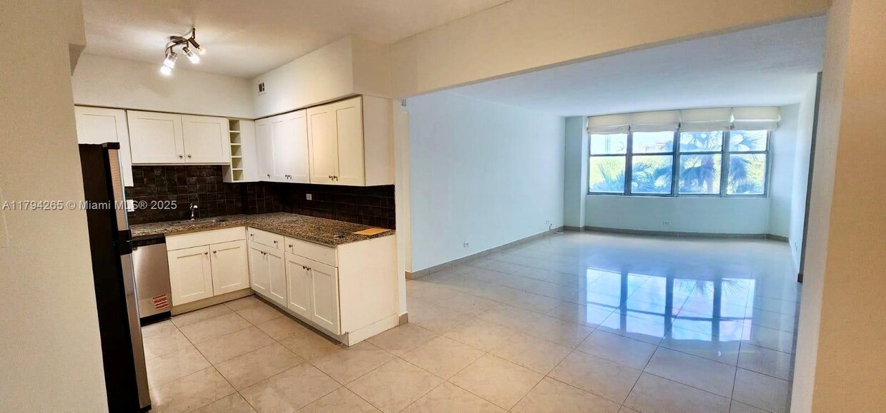 Foto principal - 7441 Wayne Ave