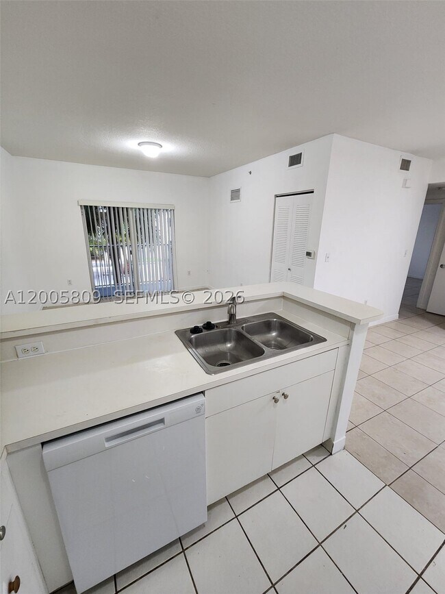 Foto del edificio - 11060 SW 196th St