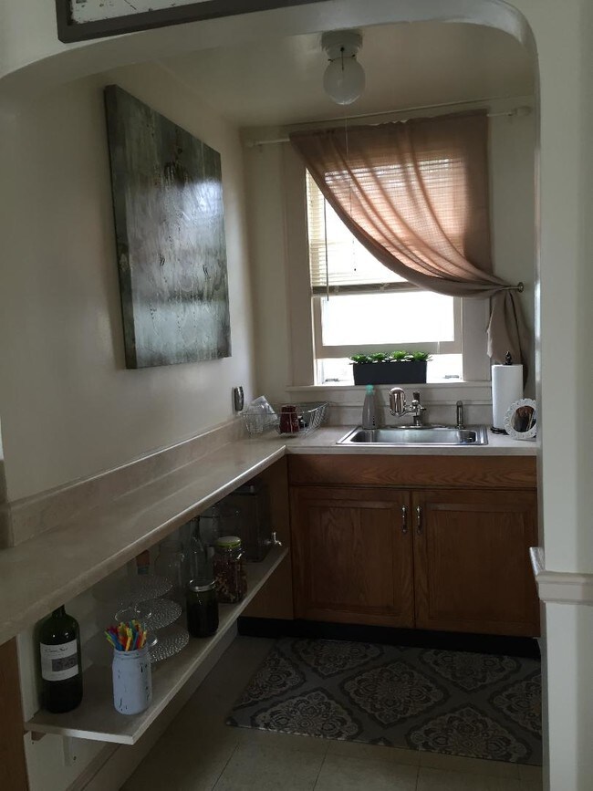 Foto del edificio - 888 Kings Hwy E