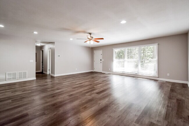 Foto del edificio - 6022 Belle Meade Ct