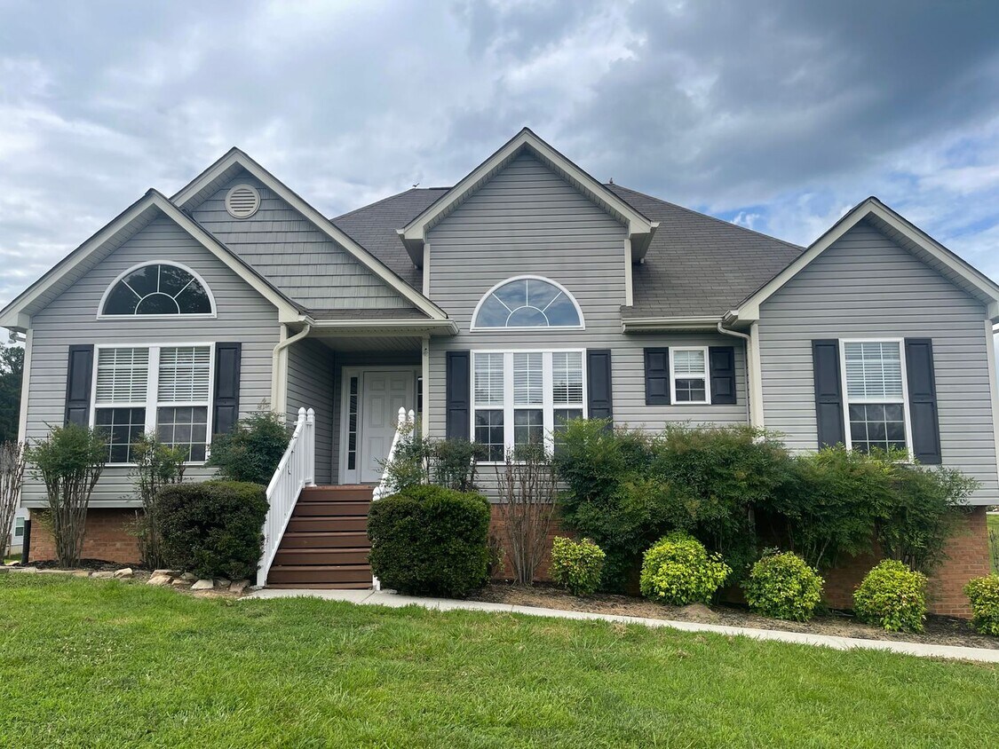 Primary Photo - 3 Bedroom + 2 Bath Home for Lease In Soddy...