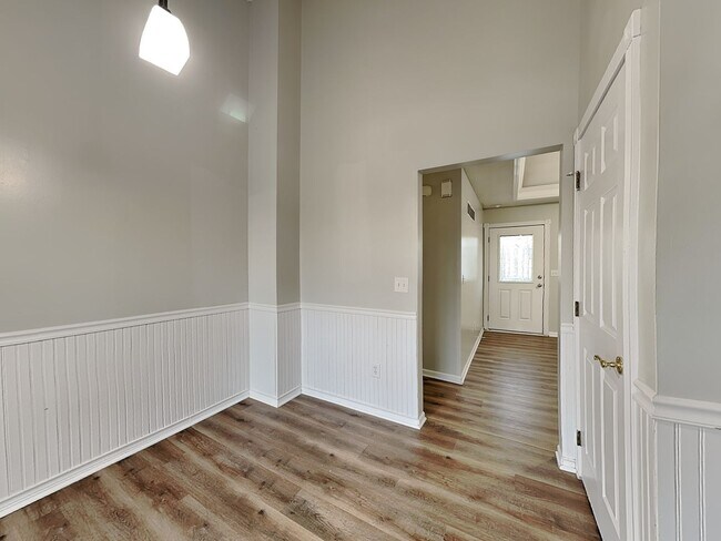 Building Photo - Charming 3BR Home for Rent in Pleasant Valley – Garage, Fenced Yard & Finished Basement