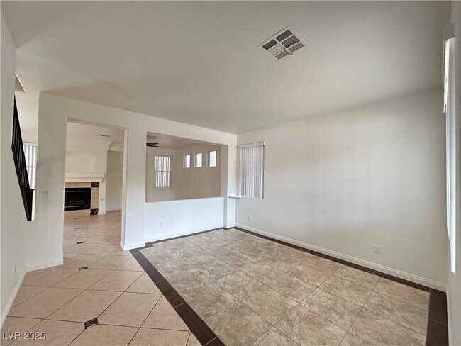 Foto del edificio - 317 Silver Grove St