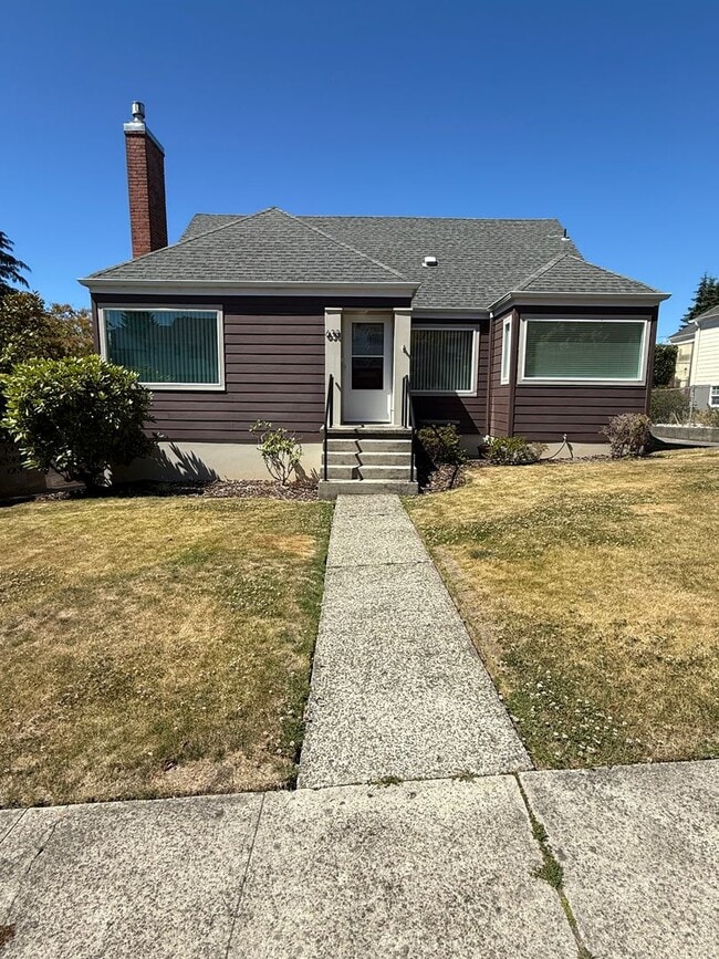 Building Photo - Newly Remodeled 3 Bed/2 Bath in North Bend