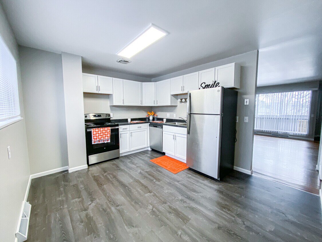 Primary Photo - 1123 Catalpa Cir