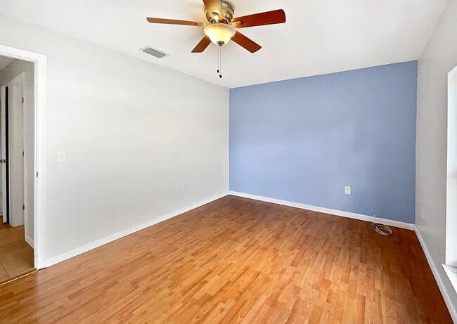 Foto del edificio - 8915 NW 11th St