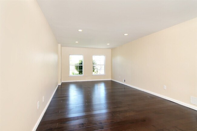 Building Photo - 26 Bergen Ridge Rd