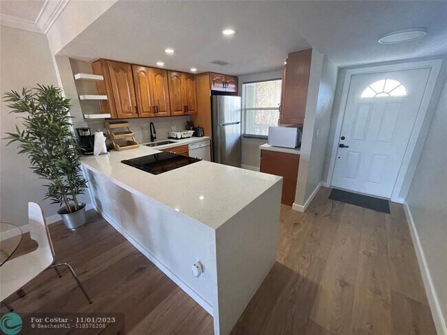 Foto del edificio - 9872 Marina Blvd