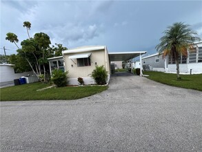 Building Photo - 2035-2035 Seagrape Ct