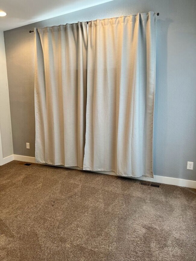 Building Photo - Charming 2BR Townhome in Denver