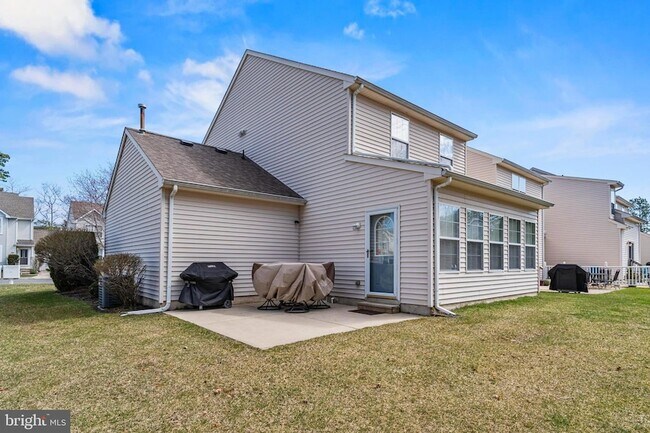 Foto del edificio - 32 Pebble Beach Ln