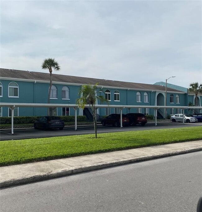 394 115th Ave N Unit 1, Saint Petersburg, FL 33716 Condo for Rent in