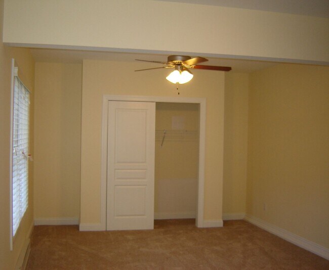 Building Photo - Jefferson Drive West